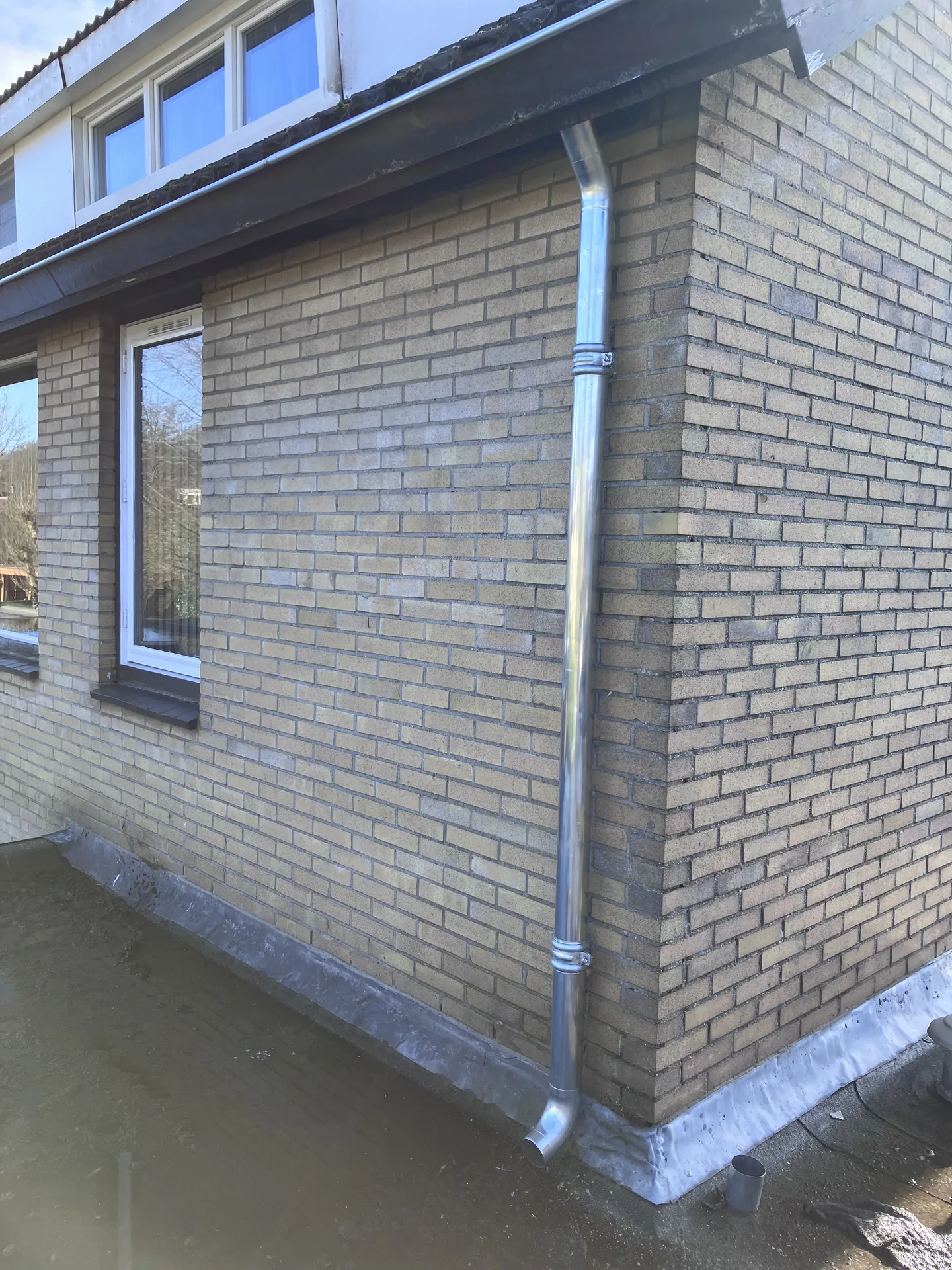 Renovatie van dakgoten en regenbuizen